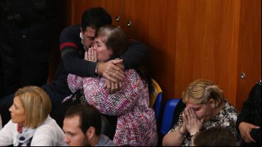 Strumia y su esposa tras la absolución para ambos en el juicio.