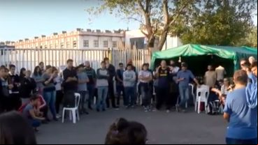 El bloqueo se realiza en la puerta de la empresa, en Batlle y Ordóñez al 3400.