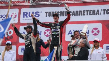 Rossi triunfó en una jornada histórica para el autódromo rosarino.