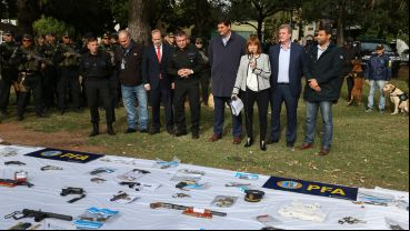 Bullrich el día de la conferencia de prensa, con Chumpitaz y sin Pullaro.