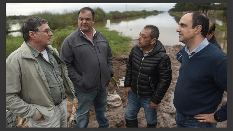 Corral estuvo acompañado por el postulante a senador, José Asan y el presidente comunal de Villa Minetti, Gabriel Gentile, entre otros dirigentes.