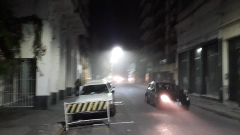 Por la noche, en el centro se veía así.