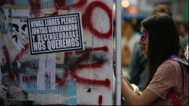 La marcha Ni una menos recorrió el centro de Rosario y terminó en el Monumento a la Bandera.