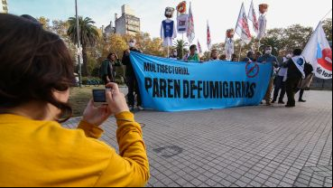 La marcha de los barbijos por el centro de Rosario en el Día Mundial del Medio Ambiente.