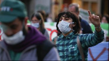 La marcha de los barbijos por el centro de Rosario en el Día Mundial del Medio Ambiente.