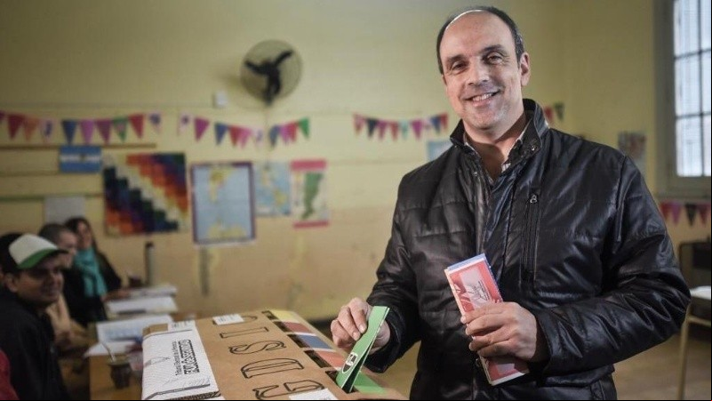 Corral votando en Santa Fe. 