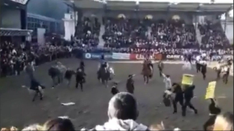 El momento en el que comenzaron a echar a los activistas.