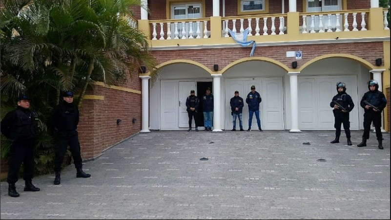El frente del domicilio donde fue arrestado el gremialista portuario.