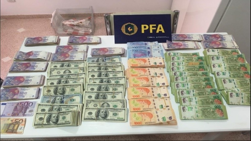 Fajos, fajos y más fajos en los operativos de la Federal.