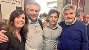 Alberto Fernández festeja con gabriela Cerutti, Filmus y Kicilliof.