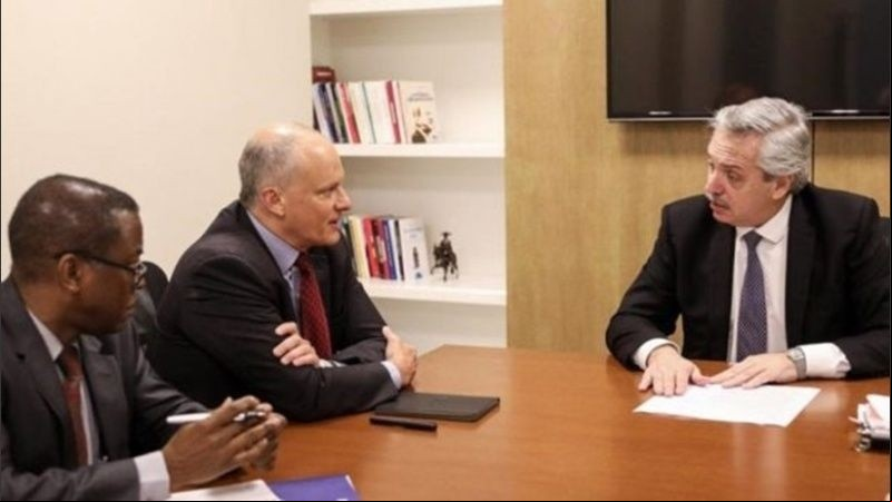 Los funcionarios cuestionan las críticas de Fernández al acuerdo con el FMI.