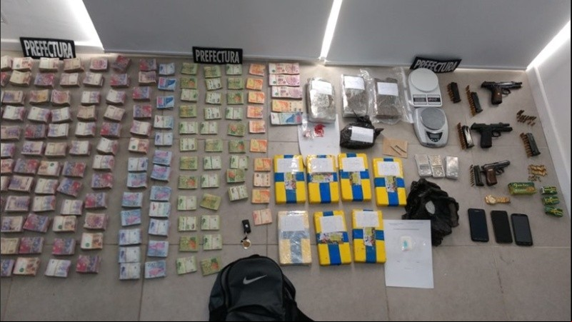 En los allanamientos secuestraron droga, armas y dinero. 