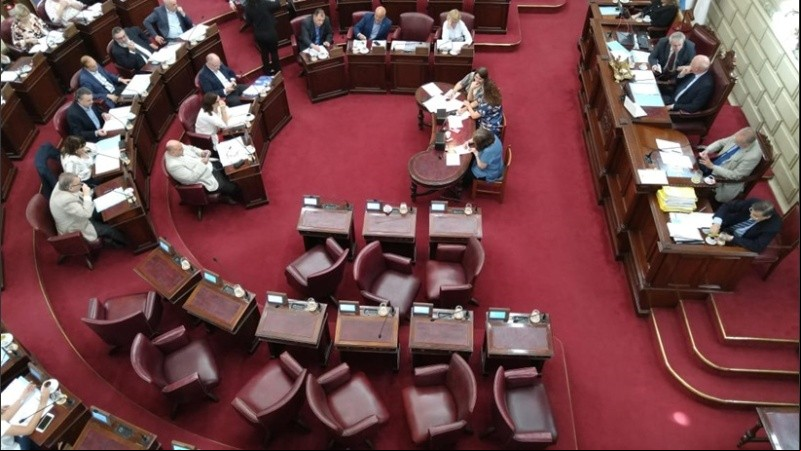 Las bancas vacías en la Cámara de Diputados.