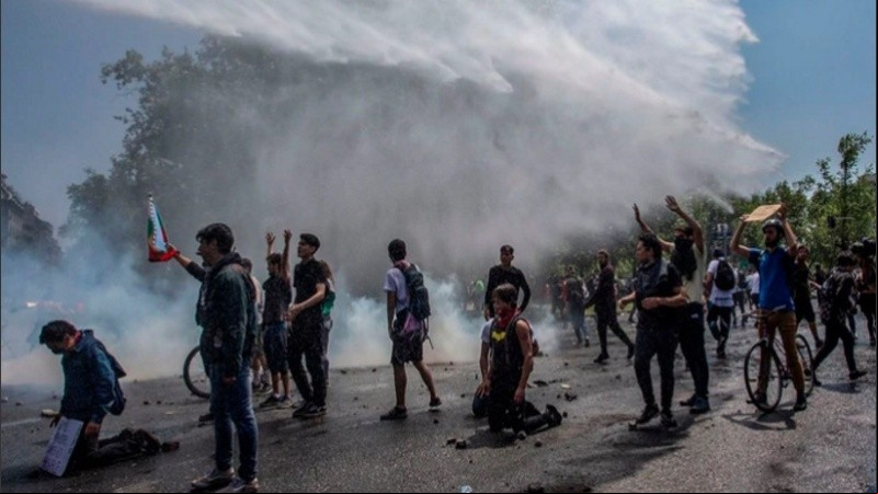 Los manifestantes seguían presentes en las calles de Santiago.