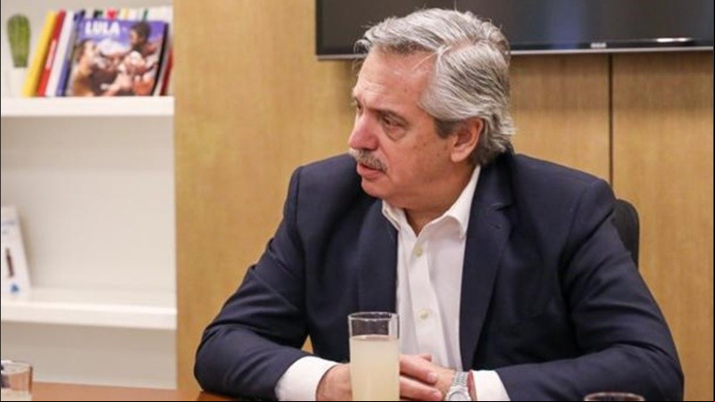 Fernández llegó este sábado a México.