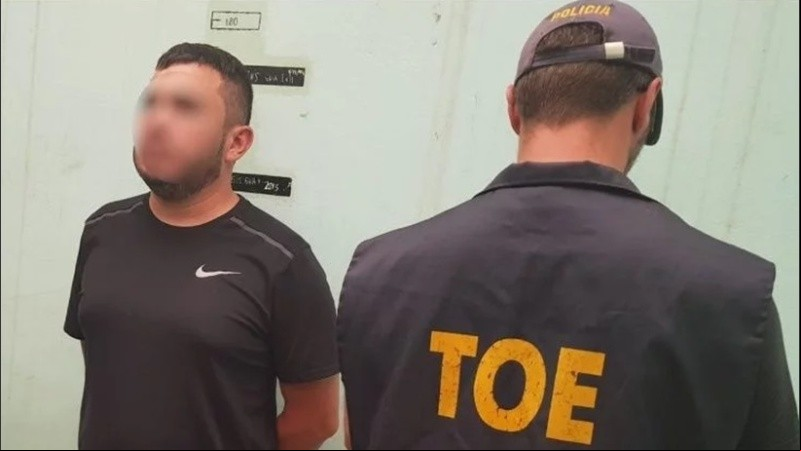 Alvarado fue detenido por asociación ilícita e instigar un crimen.