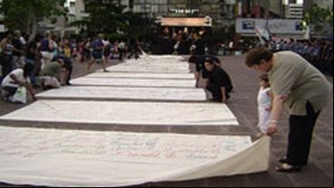 La tradicional ceremonia del "Homenaje de las mantas" se realiza en la Plaza Montenegro.