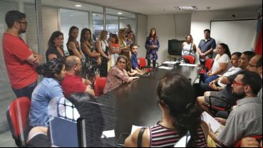 Padres de los chicos de nivel inicial del Normal 1 fueron al Ministerio de Educación.