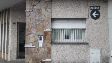 El balazo fue contra la ventana que da a Alsina.