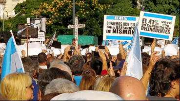 Los carteles para recordar al fiscal Nisman.