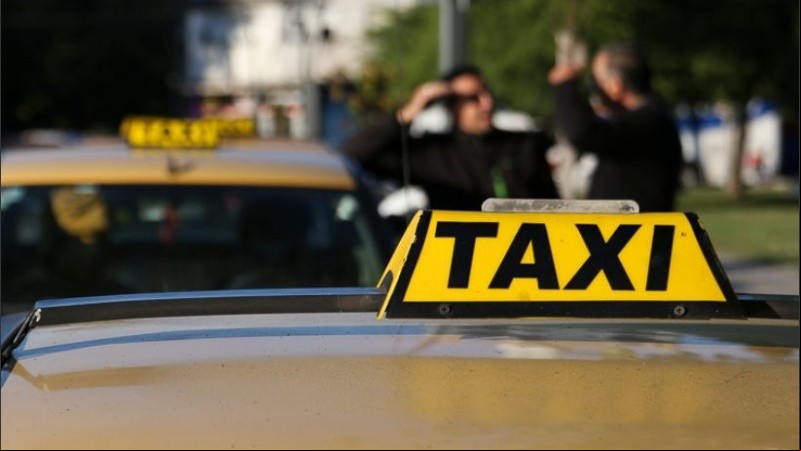 Otra vez un taxista víctima de un robo. 