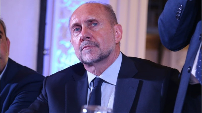 Perotti dispuesto a dialogar con los maestros salió en defensa de la oferta salarial.