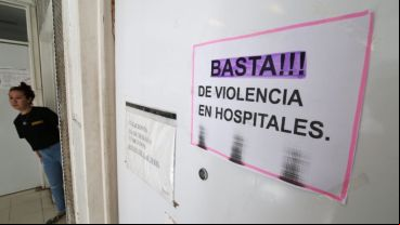 Un cartel en la guardia del Roque Sáenz Peña.