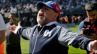Maradona dirige a Gimnasia de La Plata. ¿Se irá a España?
