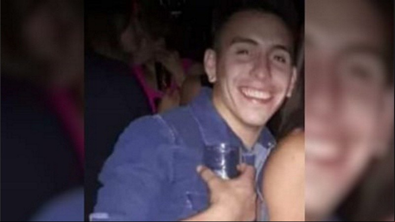 Habrían sido tres las personas que sacaron a Carlos del boliche a los golpes.