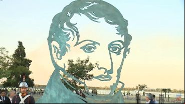 El nuevo y merecido monumento a Belgrano en el Parque Nacional a la Bandera.
