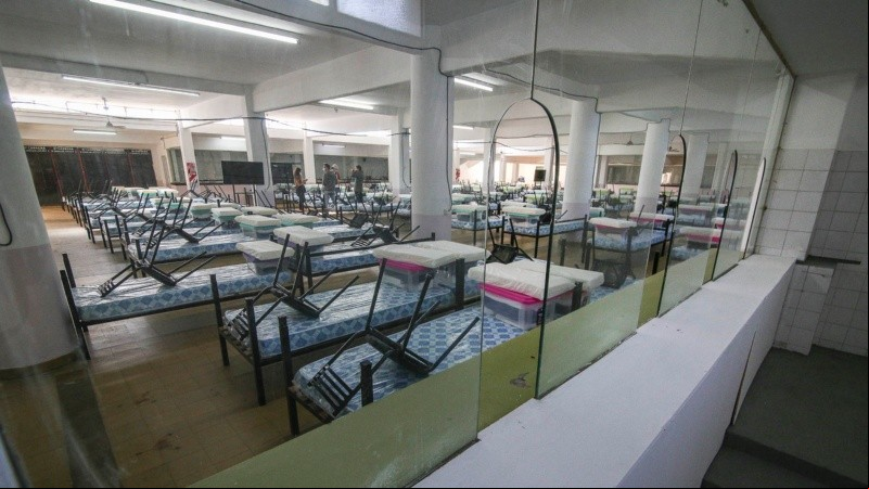 Los preparativos en el Hipódromo y la ex Rural que serán centros de aislamiento para personas con el virus covid-19.
