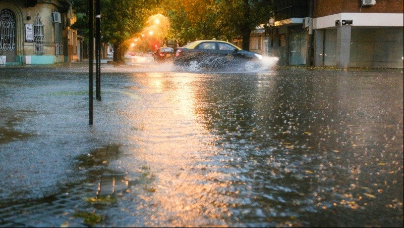 Así se veía Corrientes y Viamonte este martes a la mañana. 