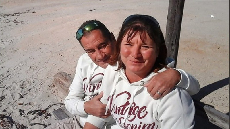 Tony Hilliar, de 54 años, y Alida Fouche, de 42, decidieron fabricar su propia cerveza.
