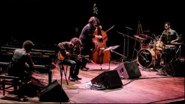 El protocolo de Santa Fe propone que los músicos vuelvan a tocar sobre un escenario.