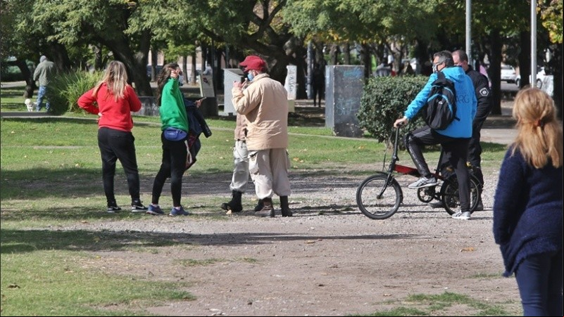 Agentes municipales y policiales controlaron el cumplimiento de las reglas.