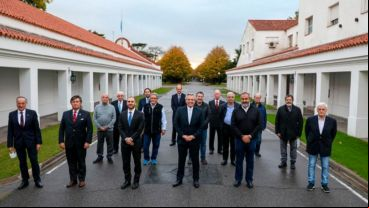 Alberto Fernández, con los empresarios y los dirigentes de la CGT, en Olivos.