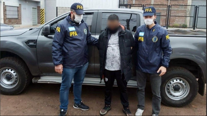 Detuvieron al joven a la salida de una metalúrgica. 
