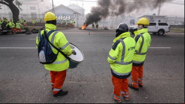 Protesta en la puerta de Terminal Puerto Rosario.