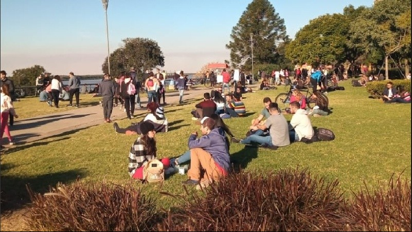 El Parque de las Colectividades este domingo, como cualquier otro pre pandemia.