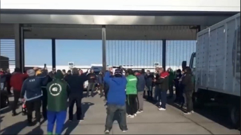 Protestas en Villa Maderos y en otros seis establecimientos.