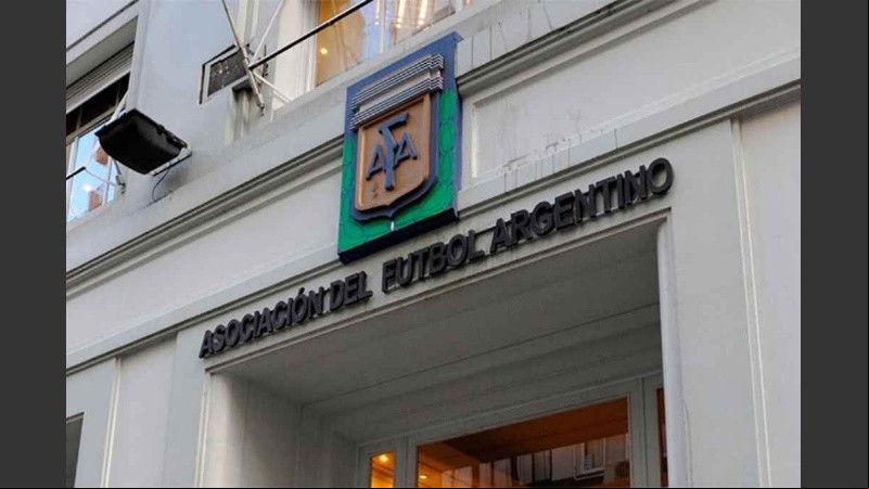 La AFA decidió pagar los testeos de todos los jugadores de primera y ascenso. 