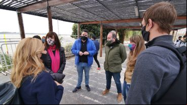 La foto del jueves pasado, cuando los concejales no pudieron cruzar.