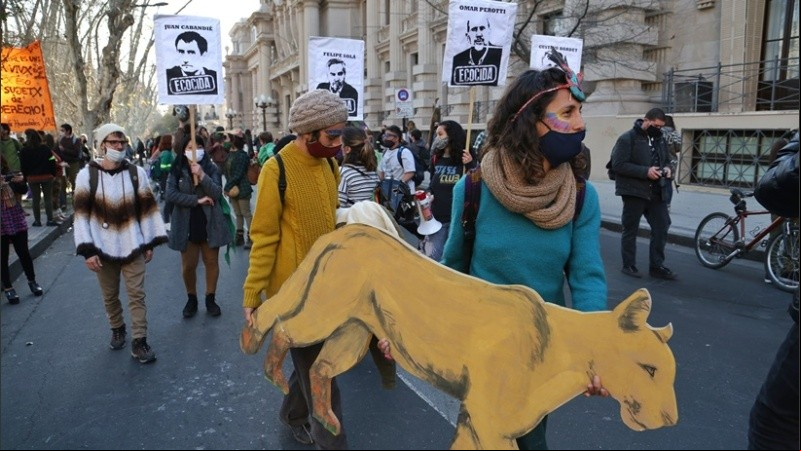La colorida marcha tuvo un recorrido zigzagueante.