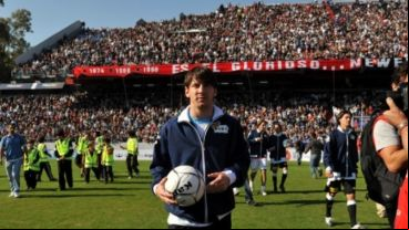Por ahora, Leo sólo volvió al Coloso para partidos a beneficio.
