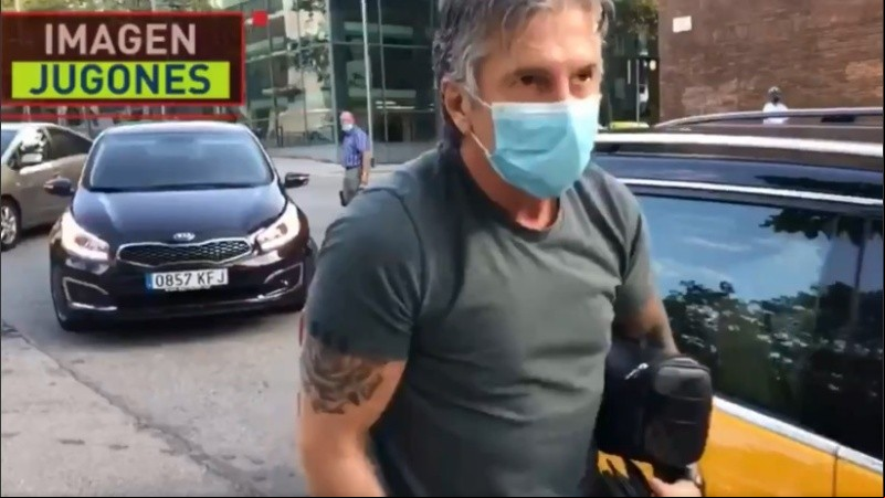 Jorge Messi en su arribo a Barcelona. 