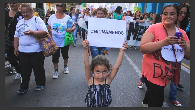 Foto de una marcha Ni una menos en Rosario.
