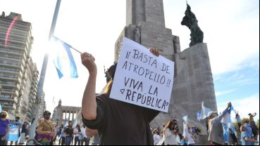 Desde las 17 los manifestantes se concentraron en la costa central.