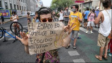 Los ambientalistas cortaron ambas manos de Pellegrini este lunes.