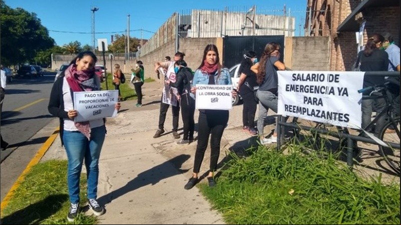 Docentes reemplazantes reclaman un salario de emergencia.