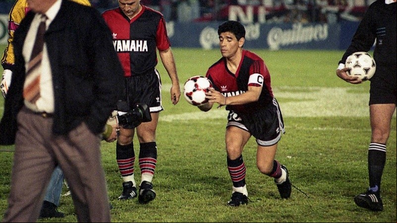 Una postal de Diego en el partido frente al Emelec. (Foto: Carlos Ronga)